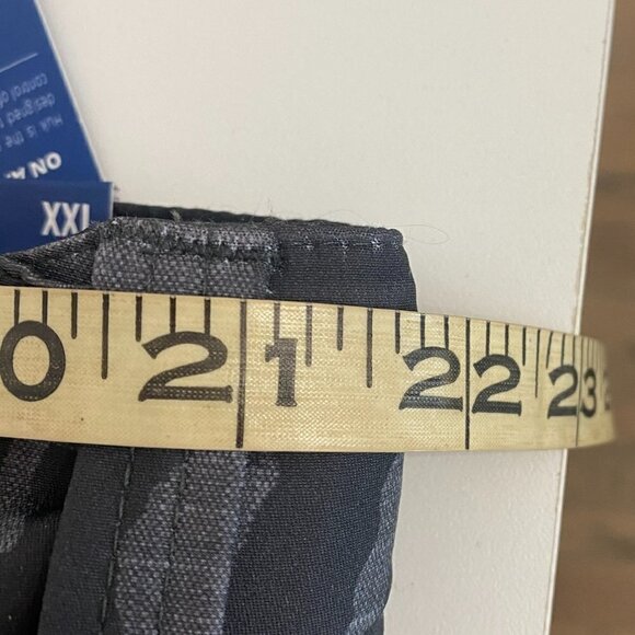 HUK Performance Pursuit Running Lakes Gray Camo Fishing 6" Shorts Men's Size XXL - Picture 7 of 12